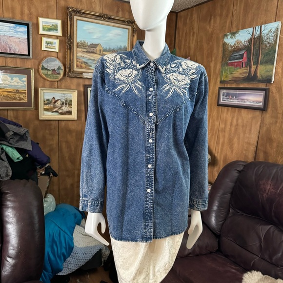Vintage Denim Button-Up Shirt with Embroidery and Beaded Flowers - Picture 3 of 8